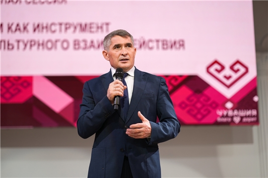 Олег НИКОЛАЕВ: «Туризм - çĕр-шывсем хушшинчи çыхăнăва çирĕплетмелли витĕмлĕ май»