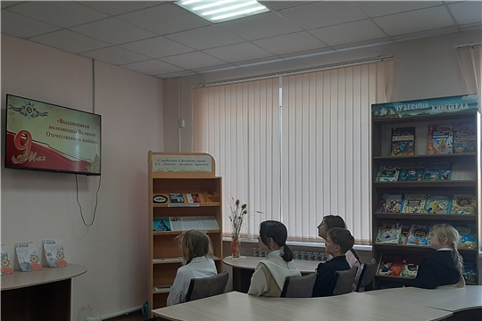 Патриотический час «Полководцы Великой Победы» в Нижнекумашкинской сельской библиотеке