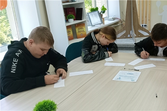 Юманайская сельская библиотека присоединилась к республиканской акции «Слушаем и поддерживаем»