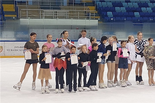 Фестиваль по фигурному катанию на коньках в первый день Яркого лета!