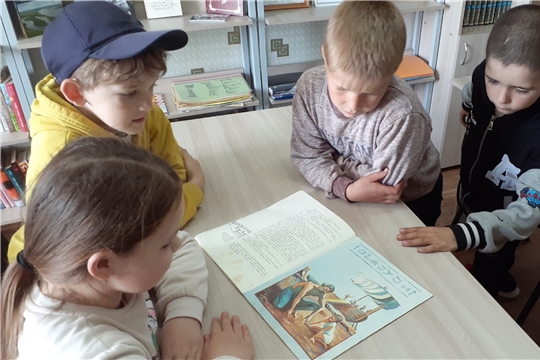 В Новобуяновской библиотеке провели беседу «От Кирилла и Мефодия до наших дней»