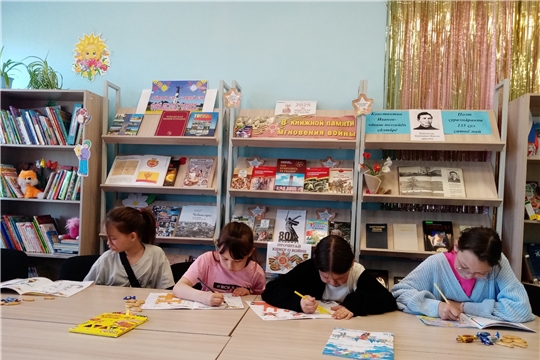 В Кармалинской библиотеке прошел час общения «Дружим мы с библиотекой!»