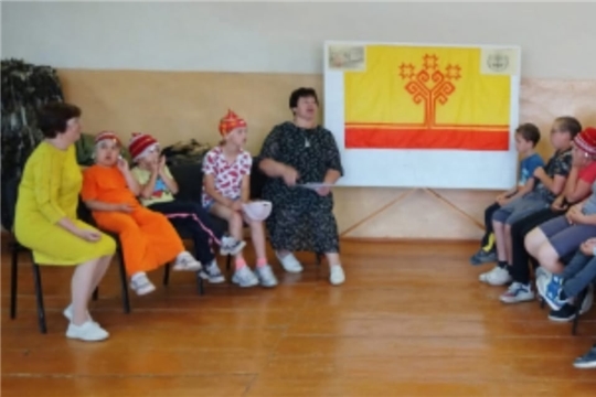 В Можарской библиотеке провели час патриотизма: "Люби свой край и воспевай"