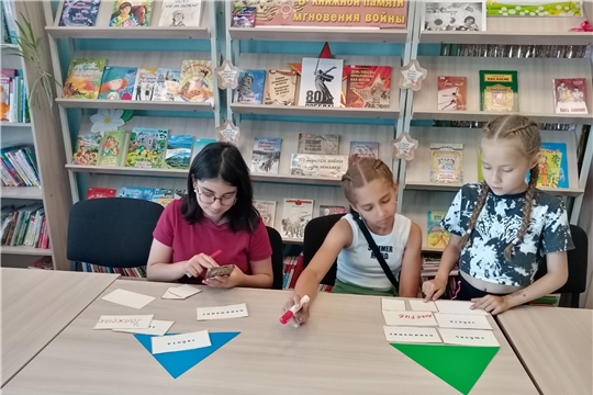 В Кармалинской библиотеке оформлена выставка книг «День семьи, любви и верности»