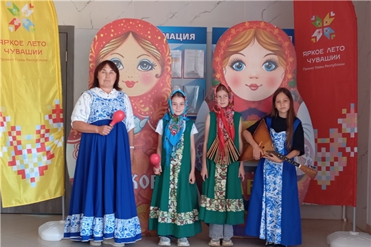 В Центральной библиотеке прошёл праздник-посиделки «Русская матрёшка»