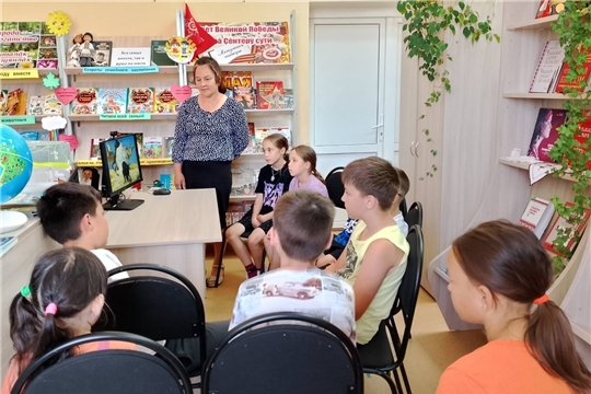В Чутеевской библиотеке провели тематический час "Судьба поэта"